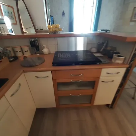 Chartrons Superbe T2 Avec Terrasse *