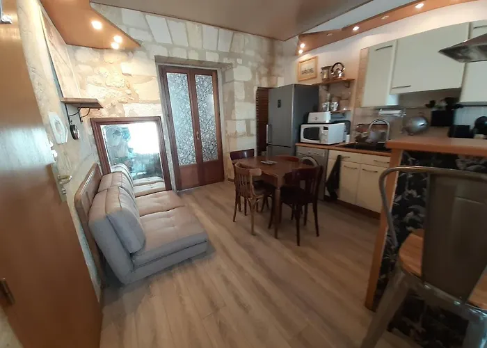 Chartrons Superbe T2 Avec Terrasse *